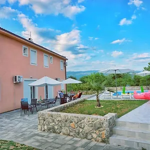 Apartman Kuk, Šilo