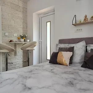 Apartman Studio Apartman Grzetic, Šilo