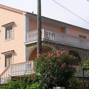 Apartman Petrovic, Šilo